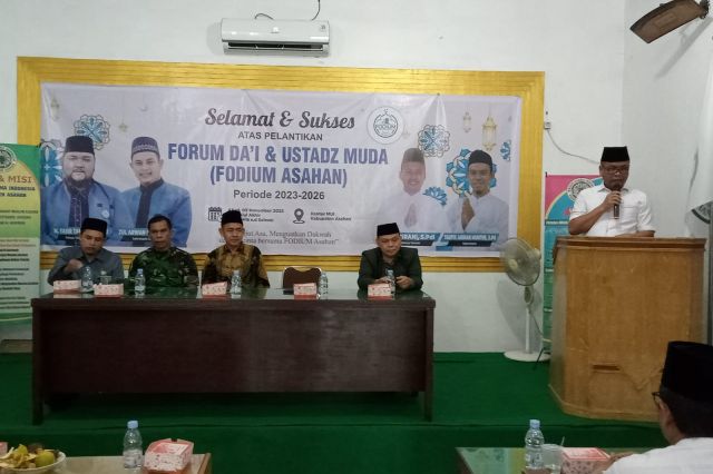 KETUA DPRD KABUPATEN ASAHAN MENGHADIRI PELANTIKAN FORUM DA'I DAN USTADZ MUDA (FODIUM ASAHAN)