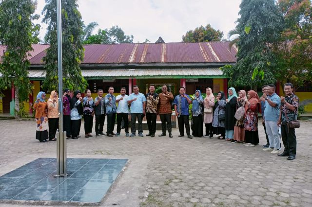 KOMISI A MELAKSANAKAN MONITORING KE KORWIL DINAS PENDIDIKAN KECAMATAN SEI KEPAYANG