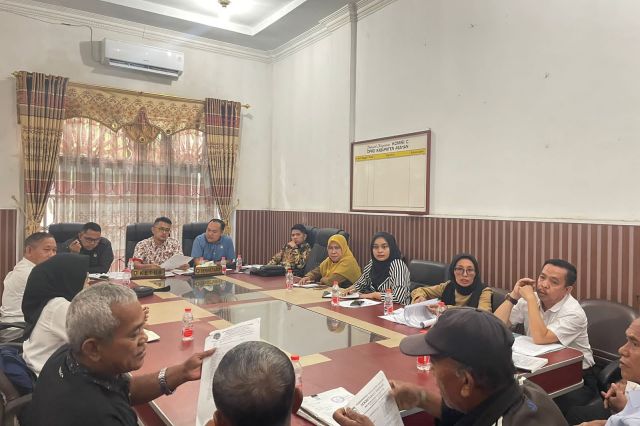 RAPAT DENGAR PENDAPAT KOMISI C