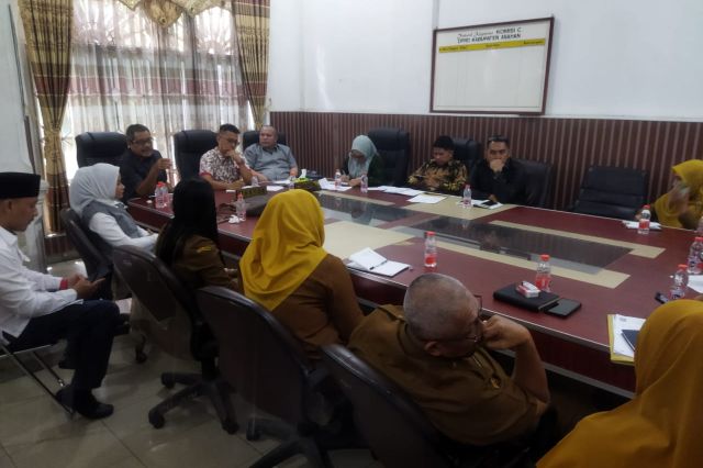 RAPAT DENGAR PENDAPAT KOMISI C  DPRD ASAHAN