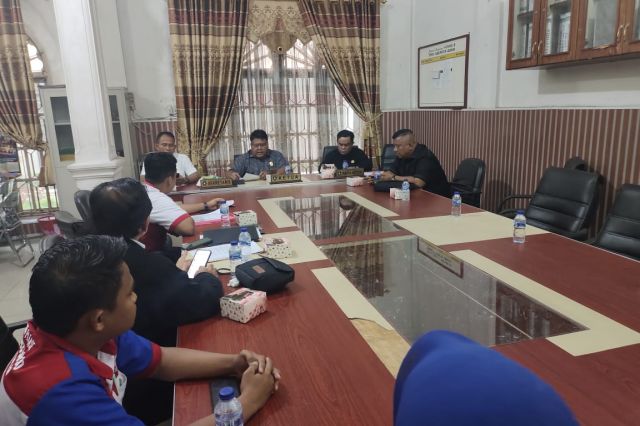 GELAR RAPAT KOMISI B