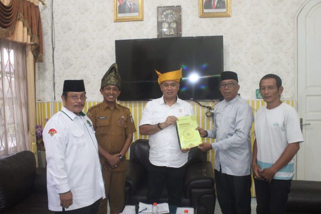 KETUA MABMI AUDENSI KE DPRD KABUPATEN ASAHAN