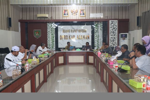 RAPAT BANGGAR : EXPOSE RANPERDA TENTANG P.APBD KABUPATEN ASAHAN TAHUN ANGGARAN 2024 OLEH TAPD KABUPATEN ASAHAN