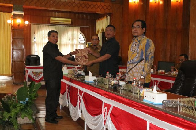 Rapat Paripurna DPRD Kabupaten Asahan dalam acara penetapan Pokok-Pokok Pikir DPRD Kabupaten Asahan