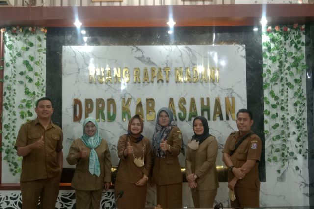 Menerima Kunjungan dari DPRD Kabupaten Deli Serdang diruang Rapat Madani Sekretariat DPRD Kabupaten Asahan