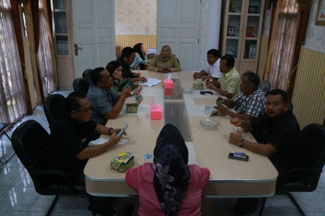 KUNJUNGAN KOMISI III DPRD KOTA PEMATANG SIANTAR MEMBICARAKAN TENTANG PELAKSANAAN KEGIATAN PEMBANGUNAN