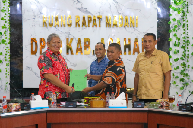 BANGGAR DPRD ASAHAN BAHAS RANPERDA P APBD TA 2023 BERSAMA TAPD ASAHAN